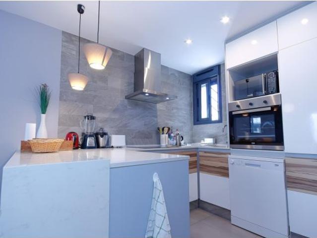 SE ALQUILA FANTASTICO APARTAMENTO DE 2 DORMITORIOS 2 BAÑOS PISCINA COMUNITARIA +PLAZA DE GARAJE EN O