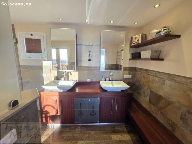 Se alquila fantástica villa dúplex, piscina privada y jacuzzi en Madroñal
