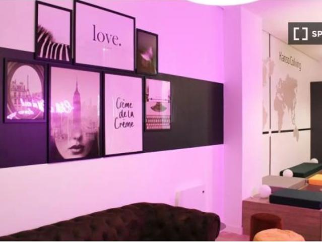 Se alquila habitación con balcón en Coliving en Carabanchel, Madrid