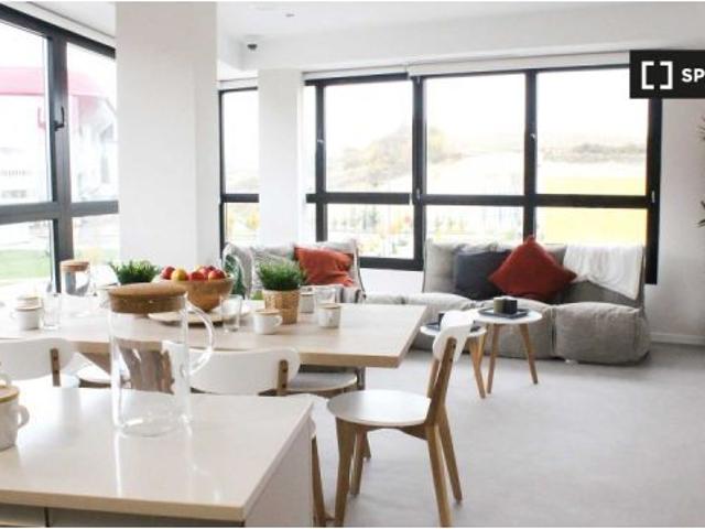 Se alquila habitación cerca de la UPNA, Pamplona