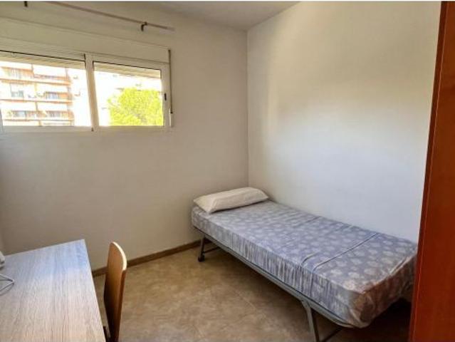 SE ALQUILA HABITACIÓN A ESTUDIANTE