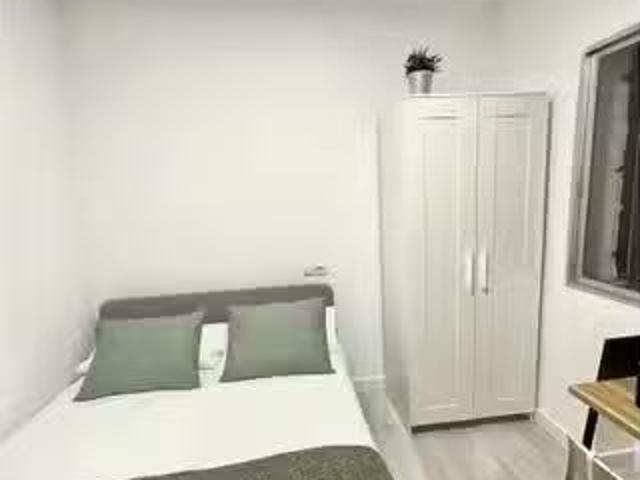 Se alquila habitación en coliving de 10 habitaciones en Getafe.