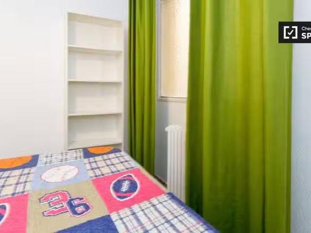 Se alquila habitación en Camino de Ronda, Granada