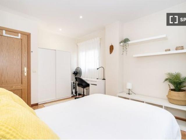 Se alquila habitación en casa compartida en Sevilla
