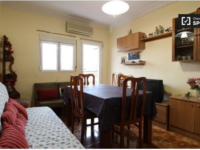 Se alquila habitación en apartamento de 3 dormitorios en Usera, Madrid