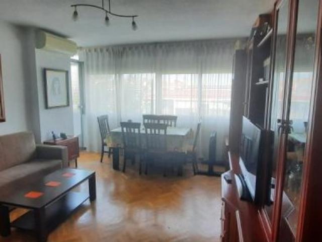 Se alquila habitación en apartamento de 3 dormitorios en Villaverde, Madrid