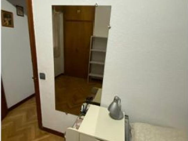 Se alquila habitación en apartamento de 3 dormitorios en Villaverde, Madrid