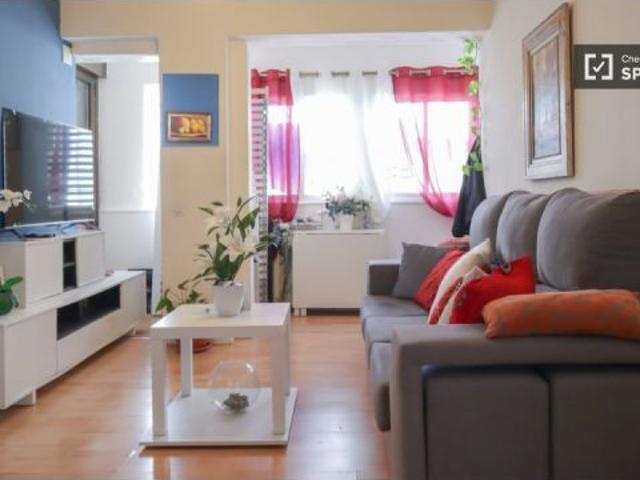 Se alquila habitación en apartamento de 3 habitaciones en Abrantes
