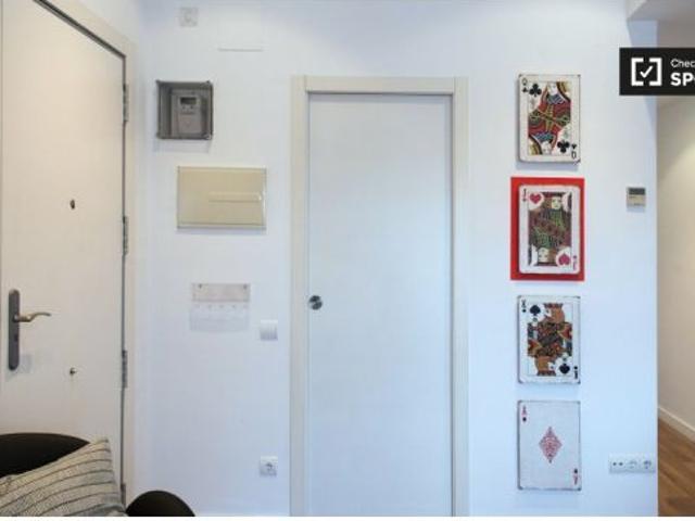 Se alquila habitación en apartamento de 4 dormitorios en Gracia, Barcelona