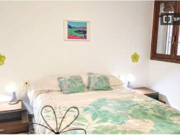 Se alquila habitación en apartamento de 4 dormitorios en Paterna, Valencia