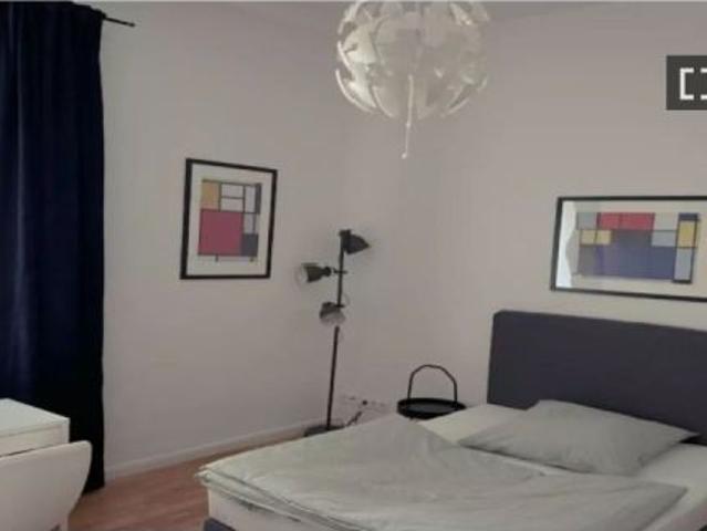Se alquila habitación en apartamento de 4 habitaciones en Frankfurt