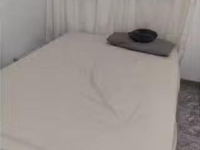 Se alquila habitación en apartamento en L'Hospitalet De Llobre.