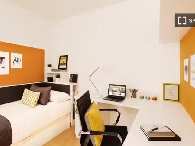 Se alquila habitación en Ensanche Zabalgunea, Pamplona