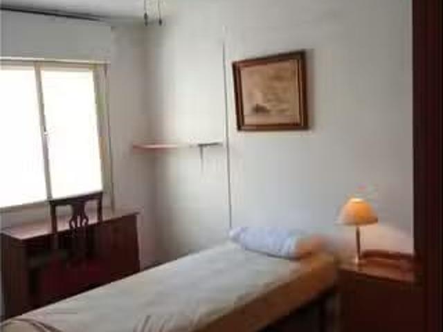 Se alquila habitación en Jardín de La Abadía, Málaga