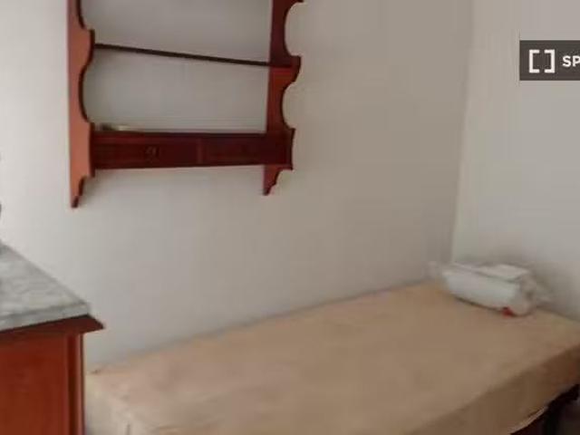 Se alquila habitación en Jardín de La Abadía, Málaga