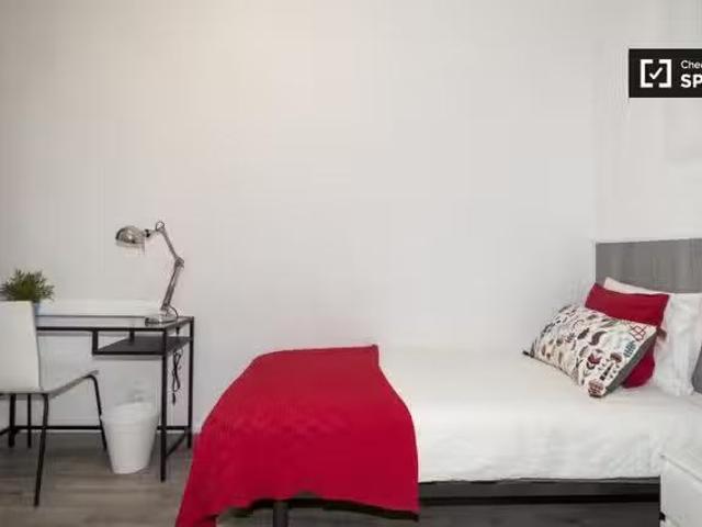 Se alquila habitación en la Dreta de l'Eixample, Barcelona