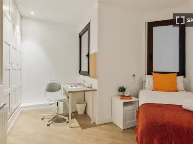 Se alquila habitación en L'Antiga Esquerra de l'Eixample, Barc.
