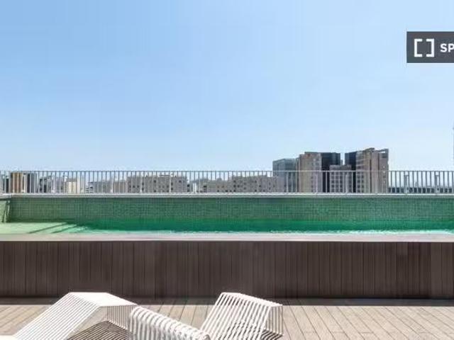 Se alquila habitación en Sant Adrià de Besòs, Barcelona