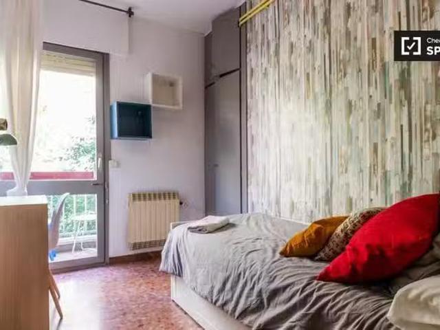 Se alquila habitación en piso compartido cerca del Eixample, B.