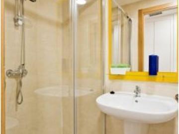 Se alquila habitación en piso compartido de 1 habitación en Ensanche Zabalgunea, solo estudiantes