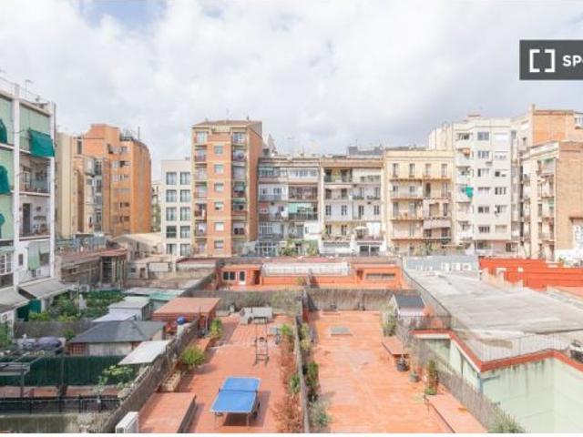 Se alquila habitación en piso compartido de 1 habitación en l' Antiga Esquerra de l'