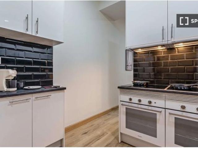 Se alquila habitación en piso compartido de 20 habitaciones en Centro Histórico, Málaga
