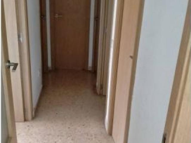 Se alquila habitación en piso compartido de 2 habitaciones en Paterna, todos los gastos incluidos