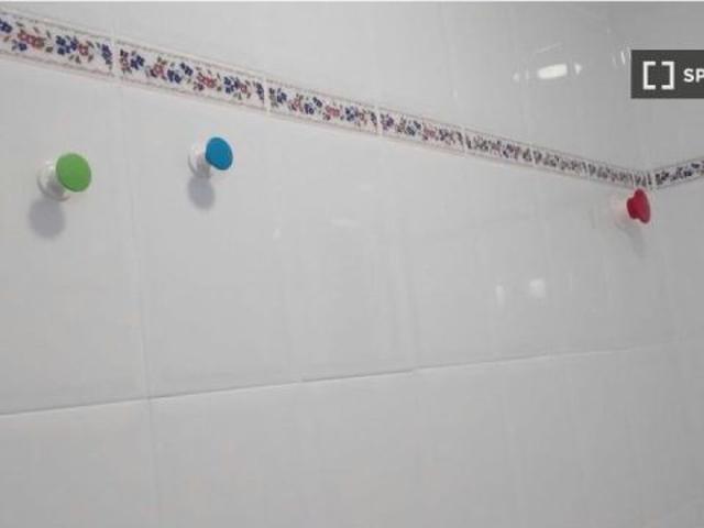 Se alquila habitación en piso compartido de 3 habitaciones en Murcia