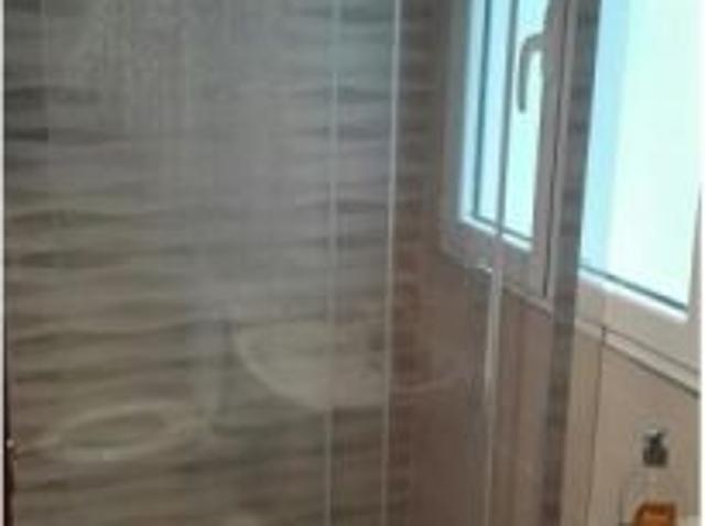 Se alquila habitación en piso compartido de 3 habitaciones en Oviedo, solo chicas, gastos incluidos