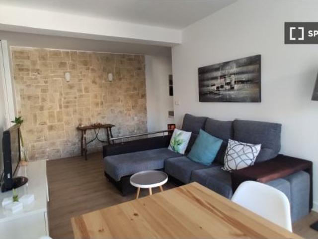 Se alquila habitación en piso compartido de 3 habitaciones en Alcalá de Henares, solo chicos