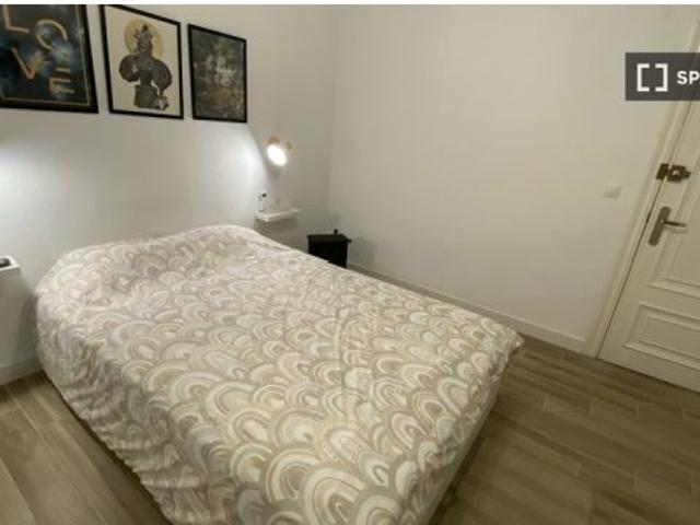 Se alquila habitación en piso compartido de 3 habitaciones en Alicante