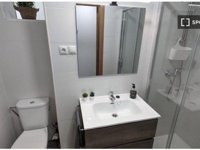 Se alquila habitación en piso compartido de 3 habitaciones en Almenara
