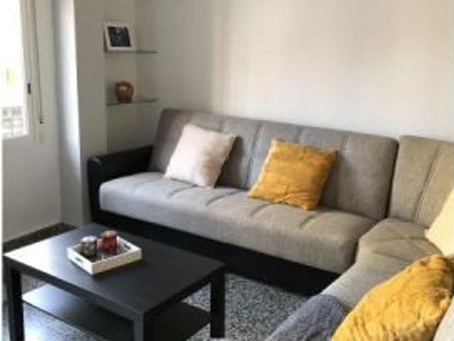 Se alquila habitación en piso compartido de 3 habitaciones en Burjassot, sin gastos incluidos