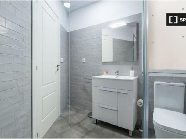 Se alquila habitación en piso compartido de 3 habitaciones en El Carme
