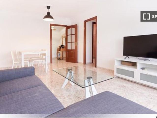 Se alquila habitación en piso compartido de 3 habitaciones en El Cerro, limitado a estudiantes
