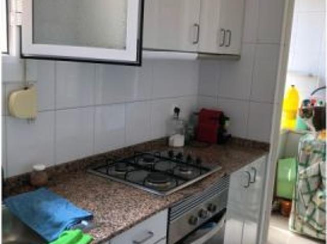 Se alquila habitación en piso compartido de 3 habitaciones en el Guinardó, gastos incluidos