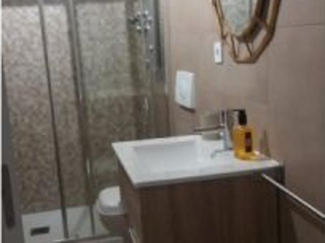 Se alquila habitación en piso compartido de 3 habitaciones en Foners, solo profesionales y estudiant
