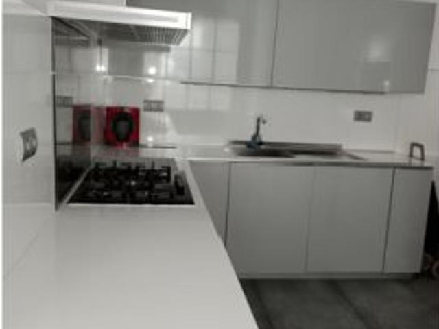 Se alquila habitación en piso compartido de 3 habitaciones en La Gran Vía, Valencia, solo chicas
