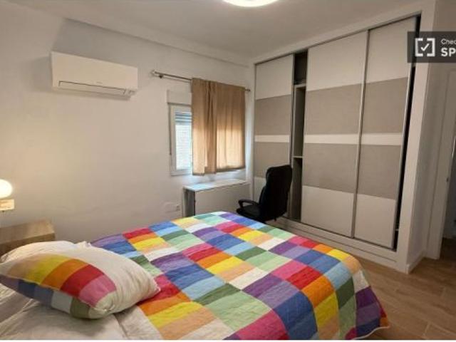 Se alquila habitación en piso compartido de 3 habitaciones en La Unión, todos los gastos incluidos