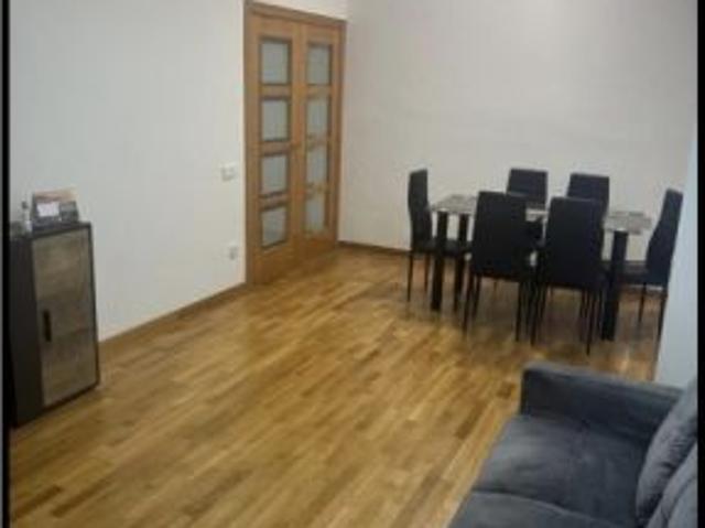 Se alquila habitación en piso compartido de 3 habitaciones en Publilla Cases, solo profesionales