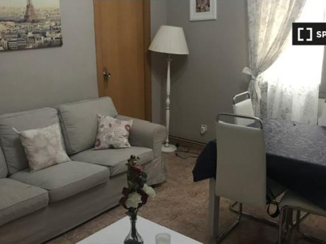 Se alquila habitación en piso compartido de 3 habitaciones en Sant Martí de Provençals