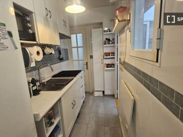 Se alquila habitación en piso compartido de 3 habitaciones en Simancas, se admiten profesionales y e