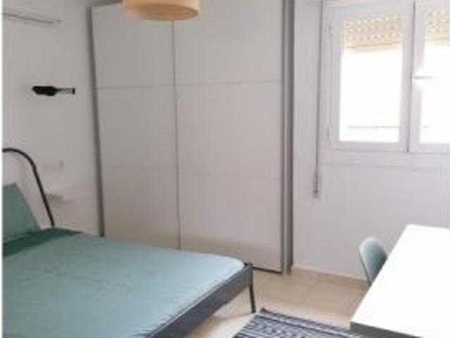 Se alquila habitación en piso compartido de 3 habitaciones en Son Dameto, todos los gastos incluidos