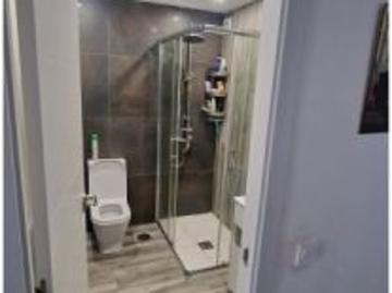 Se alquila habitación en piso compartido de 3 habitaciones en Ventas, solo chicos, profesionales, pa
