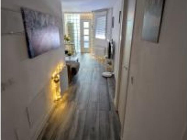Se alquila habitación en piso compartido de 3 habitaciones en Ventas, solo chicos, profesionales, pa