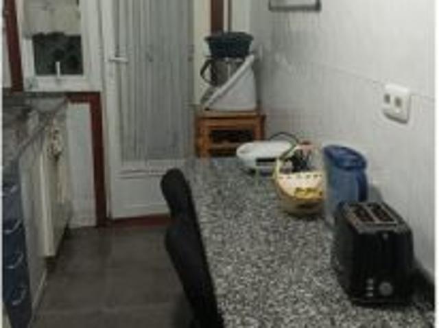 Se alquila habitación en piso compartido de 3 habitaciones en Vigo, solo chicas, solo estudiantes, t