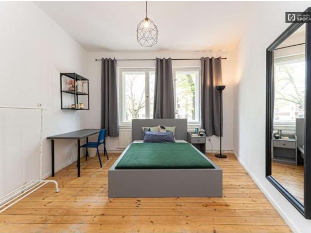 Se alquila habitación en piso compartido de 4 dormitorios en Neukölln