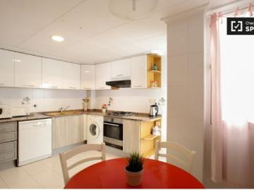 Se alquila habitación en piso compartido de 4 habitaciones en Mislata, ideal para estudiantes