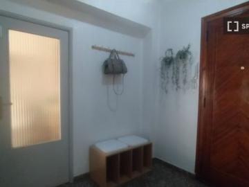 Se alquila habitación en piso compartido de 4 habitaciones en Moncada solo chicas