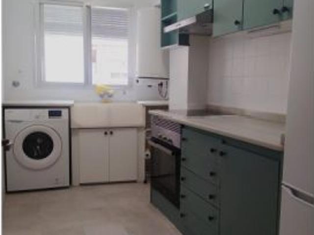Se alquila habitación en piso compartido de 4 habitaciones en Moncada solo chicas